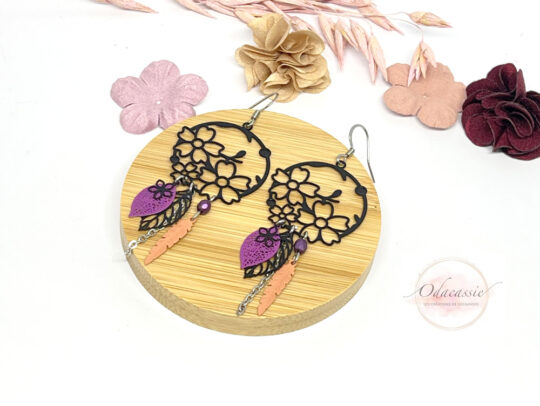 Boucles d'oreilles fleuries noir violet orange saumon par Odacassie