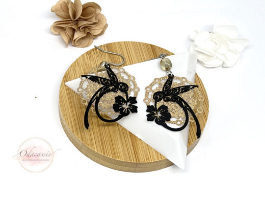 Boucles d'oreilles colibris fleurs doré noir par Odacassie