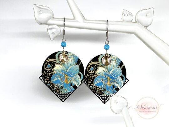 Boucles d'oreilles losanges et fleurs noir bleu turquoise doré par Odacassie