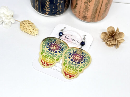 Boucles d'oreilles calavera têtes de mort mexicaines multicolores sequins fleurs doré par Odacassie