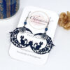 Boucles d'oreilles chats sur lunes fleuries noir bleu nuit par Odacassie