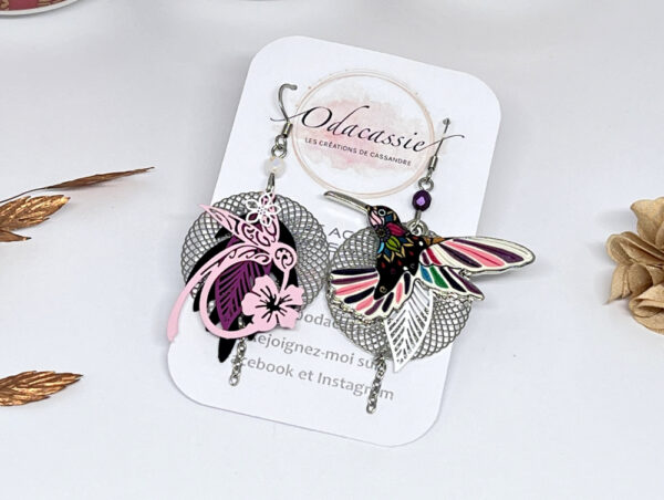 Boucles d'oreilles colibris rosaces fleurs feuilles perles asymétriques argenté par Odacassie