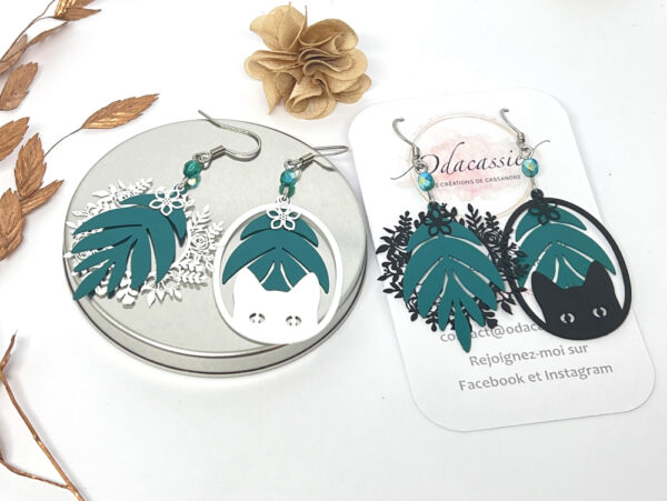 Boucles d'oreilles chat couronne de roses feuilles perles coloris au choix par Odacassie