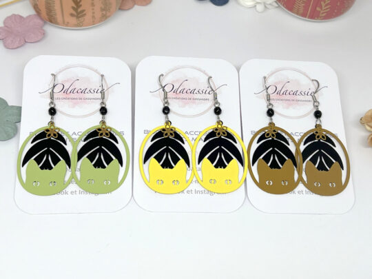 Boucles d'oreilles chats sur feuilles coloris au choix vert jaune café par Odacassie