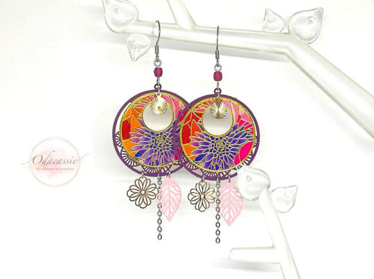 Boucles d'oreilles esprit dreamcatcher fleurs colorées feuilles perles sequins dorés par Odacassie