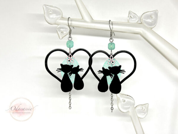 Boucles d'oreilles chats et cœur noir vert menthe rose laiton acier inox par Odacassie