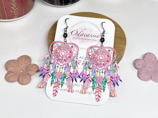 Boucles d'oreilles dreamcatcher cœurs multicolores fleurs perles asymétriques par Odacassie