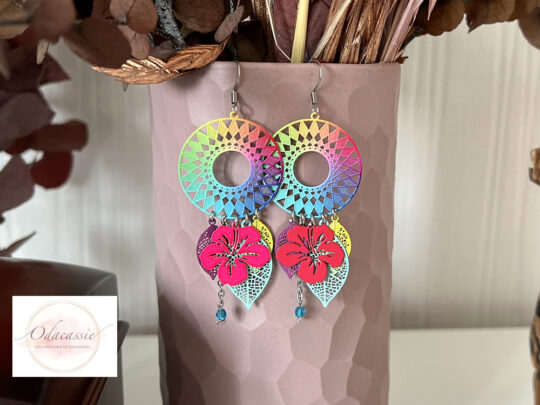 Boucles d'oreilles dreamcatcher multicolores rosaces étoilées feuilles fleurs d'hibiscus perles par Odacassie