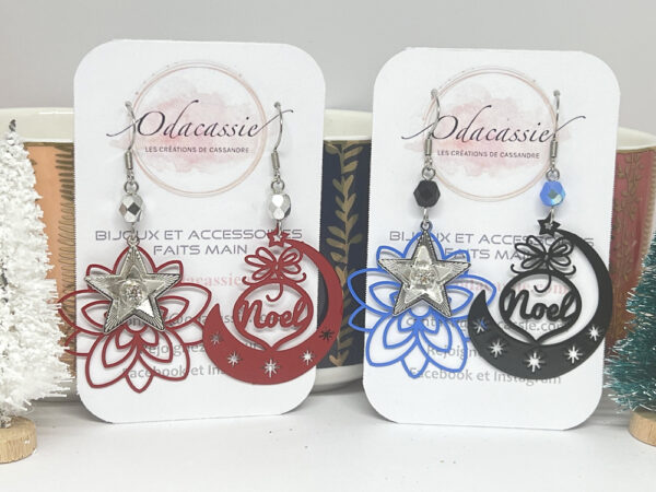 Boucles d'oreilles Noël étoiles fleur au choix rouge et argenté ou bleu noir argenté par Odacassie