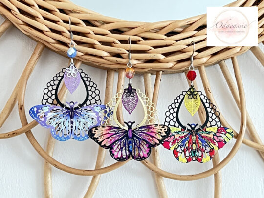 Boucles d'oreilles papillons dentelle feuilles fleurs perles coloris au choix par Odacassie