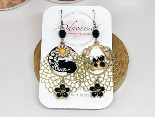 Boucles d'oreilles tulipes chats lune fleurs noir doré rose boucles asymétriques par Odacassie